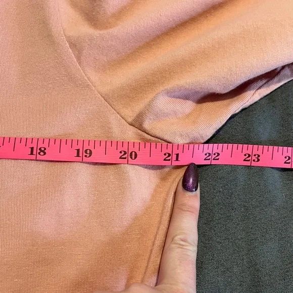 Nike Swoosh Philadelphia Phillies Baseball Boxy Pink T-Shirt Tee Women's Medium - Picture 9 of 11